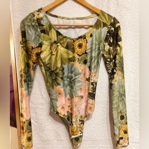 Floral bodysuit long sleeve